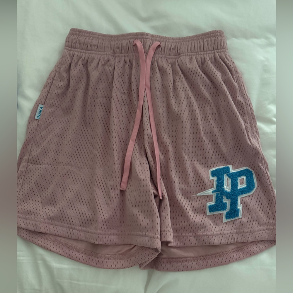 INAKA POWER SHORTS SIZE MEDIUM// PINK